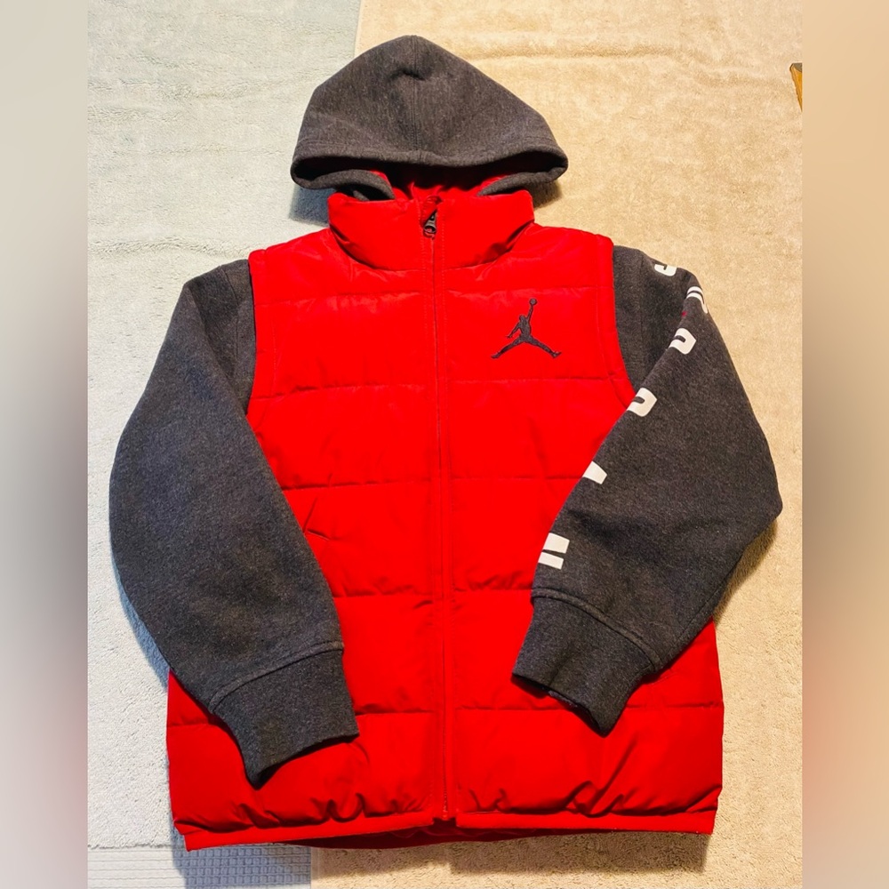 Youth boys Nike Air Jordan Puffer Sweatshirt Hoodie Warm Jacket Size Small Red